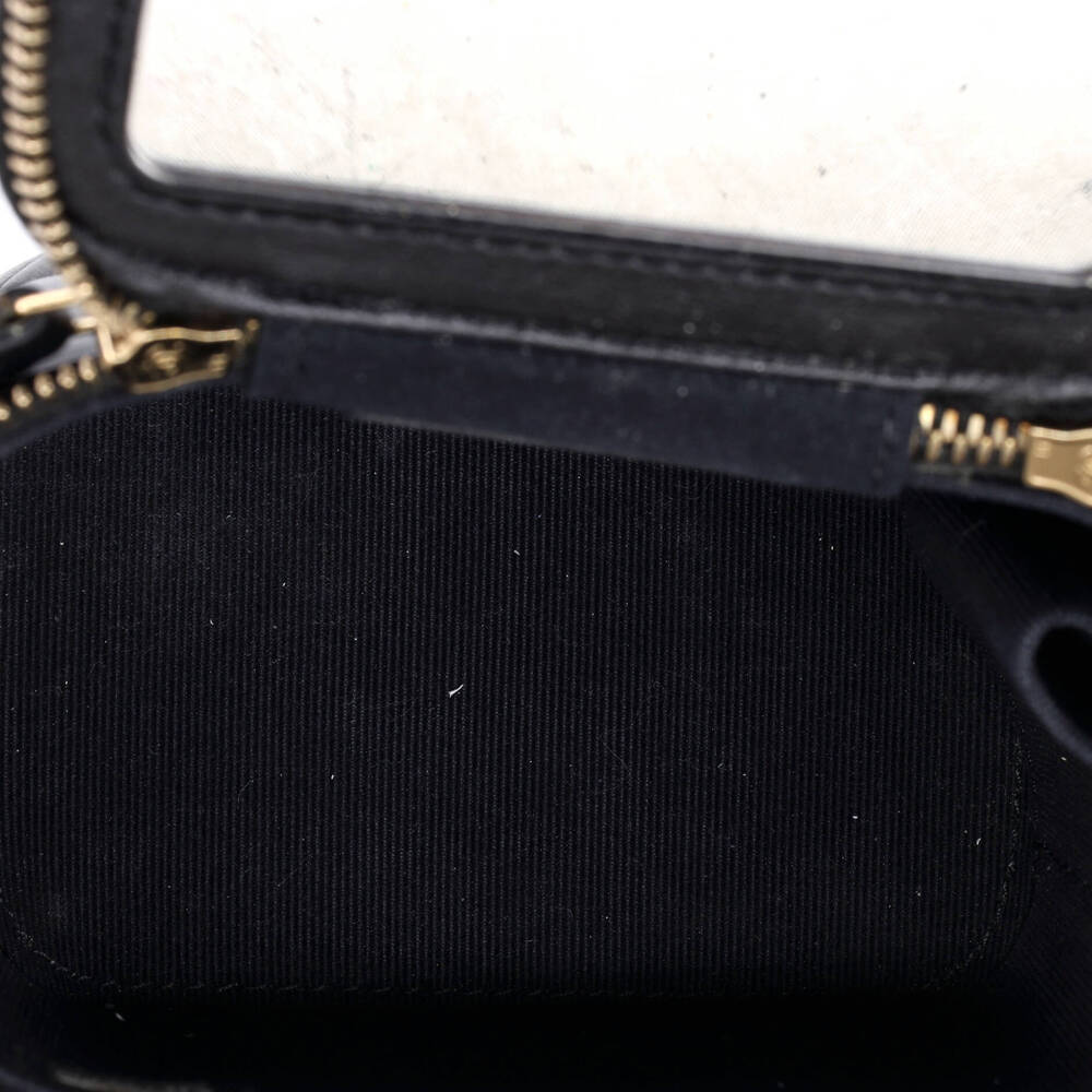 Chanel Vanity Case With Pearl Chain #251818C25B - Picture 5 of 7